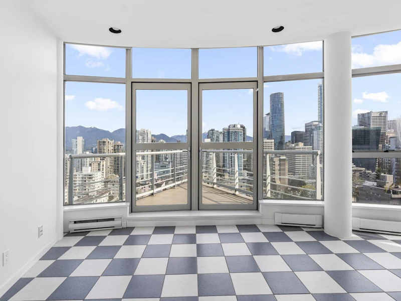 2002 - 1277 Nelson Street, Vancouver BC V6E 4M8