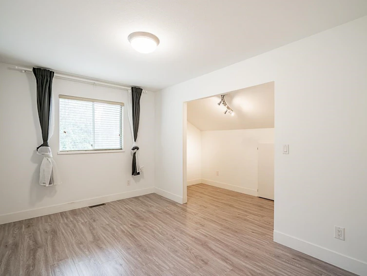 13739 63a Avenue, Surrey, BC, V3X 1E6 - 14