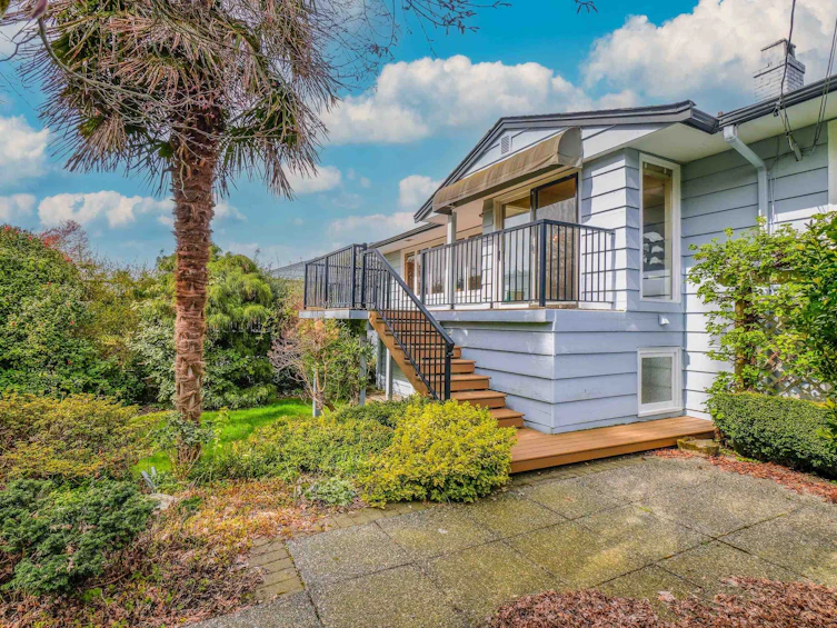 915 Wentworth Avenue, North Vancouver, BC, V7R 1R8