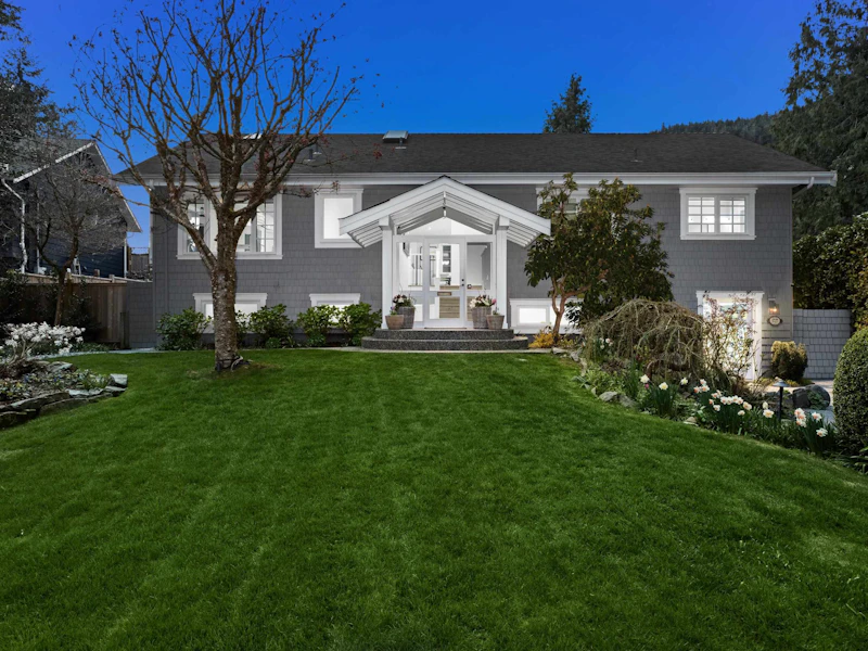 5727 Bluebell Drive, West Vancouver BC V7W 1T2