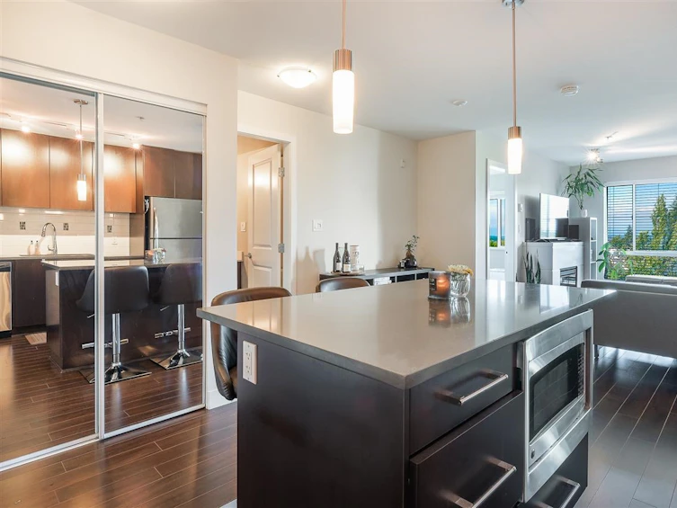 238-15850 26, Surrey, BC, V3Z 2N6 - 5