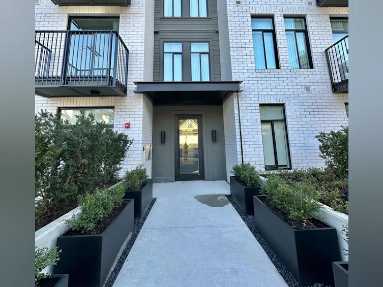 211-718 Edgar Avenue, Coquitlam, BC, V3K 0H2
