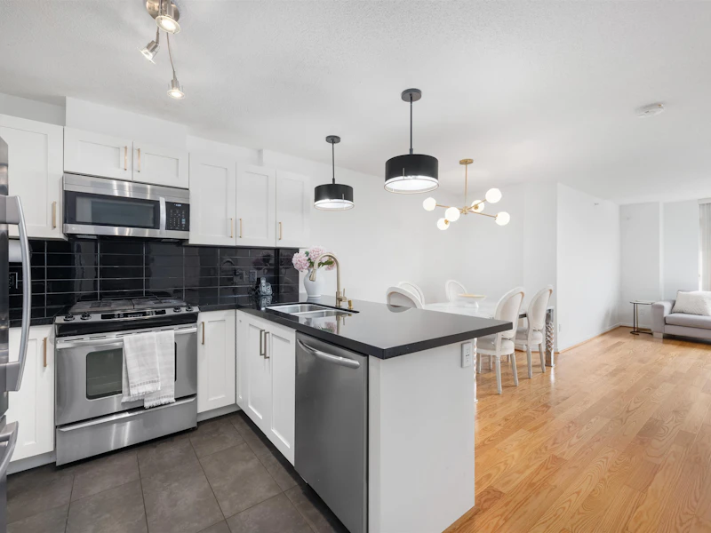206 - 2133 Douglas Road, Burnaby BC V5C 0E9