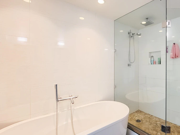 T16-1501 Howe Street, Vancouver, BC, V6Z 2P8 - 16