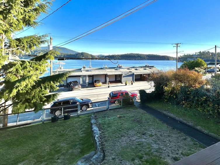 511 Marine Drive, Gibsons, BC, V0N 1V1