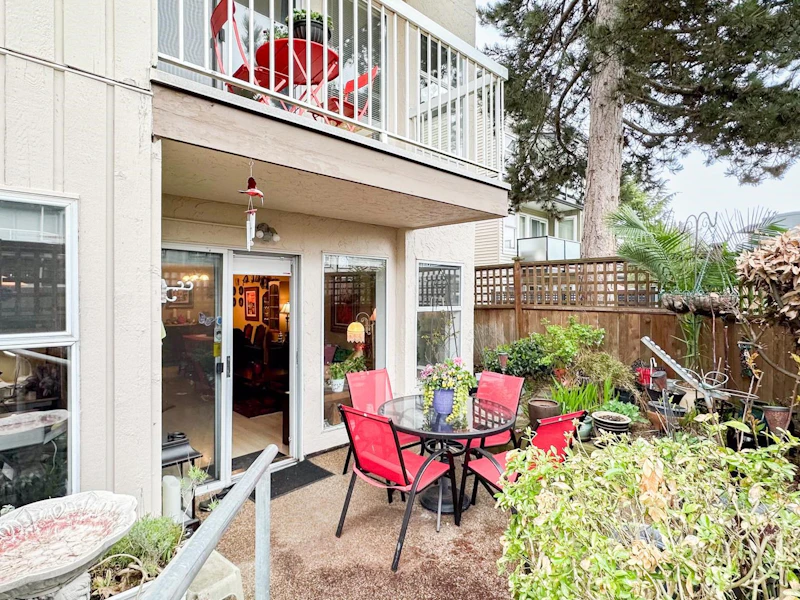 102 - 1860 E Southmere Crescent, Surrey BC V4A 6Y7