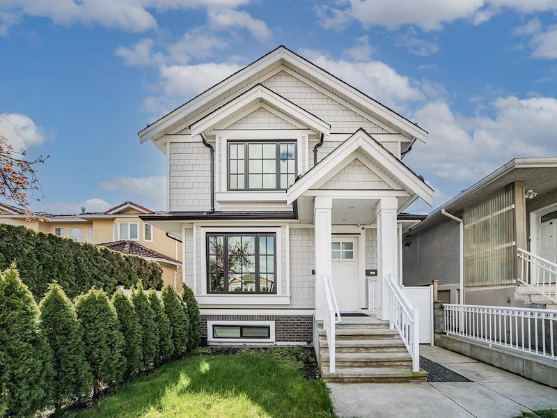 2052 E 49th Avenue, Vancouver BC V5P 1T7