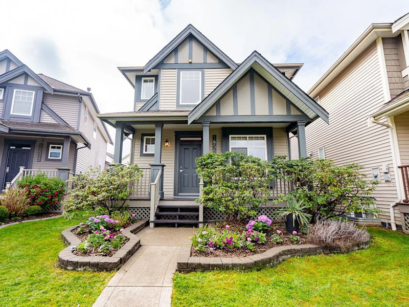 18566 67a Avenue, Surrey BC V3S 9B5