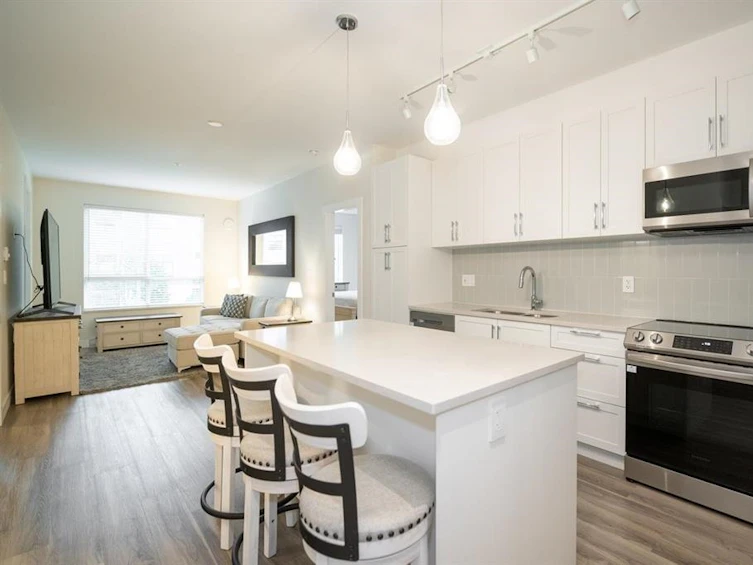 215-20356 72b, Langley, BC, V2Y 4J9 - 2