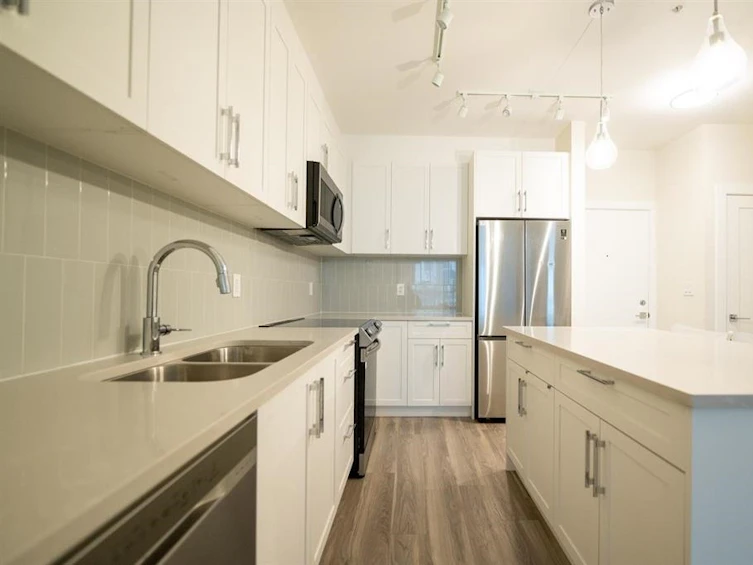 215-20356 72b, Langley, BC, V2Y 4J9 - 5