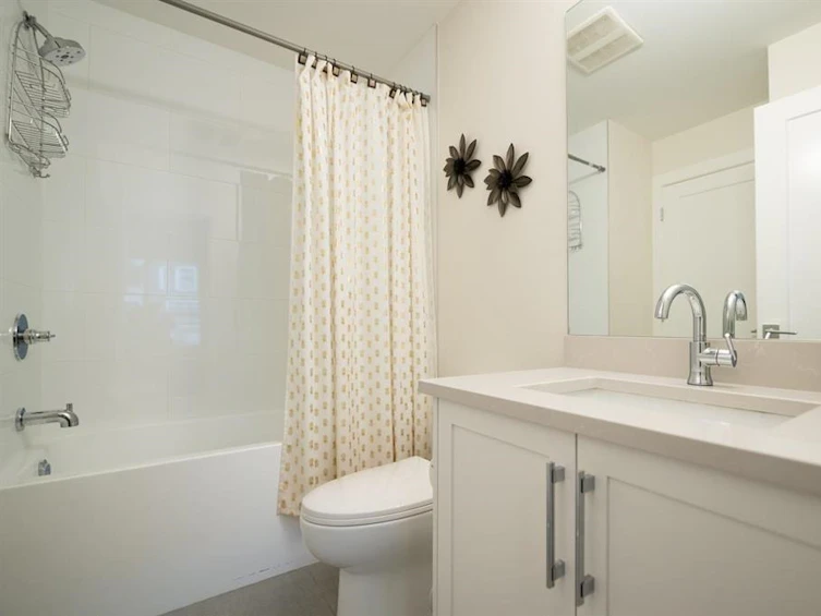 215-20356 72b, Langley, BC, V2Y 4J9 - 13