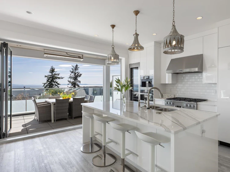 15374 Royal Avenue, Surrey, BC, V4B 1M8 - 11