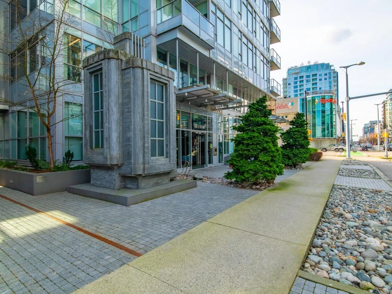 1602 - 108 E 1st Avenue, Vancouver BC V5T 0E4
