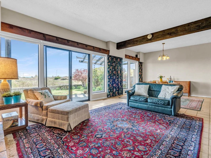 1230 Beach Grove Road, Delta BC V4L 1N6