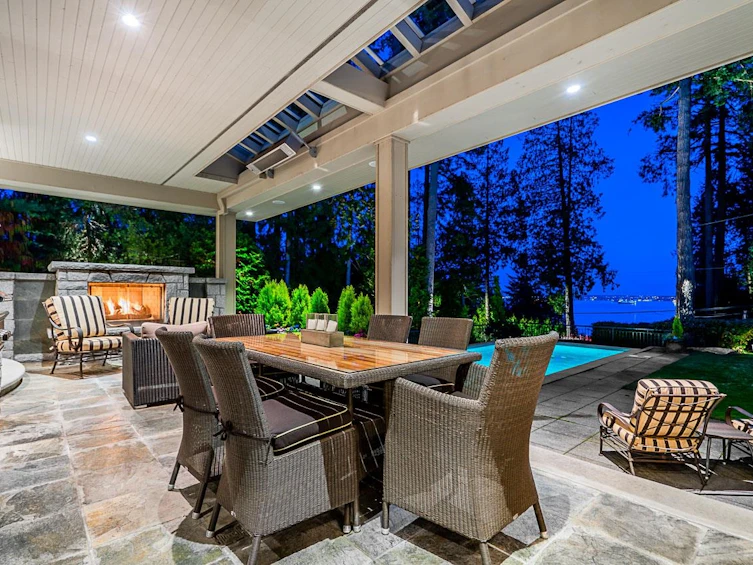 4675 Clovelly Walk, West Vancouver, BC, V7W 1H3 - 3