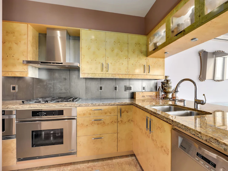 2802-1067 Marinaside Crescent, Vancouver, BC, V6Z 3A4 - 9