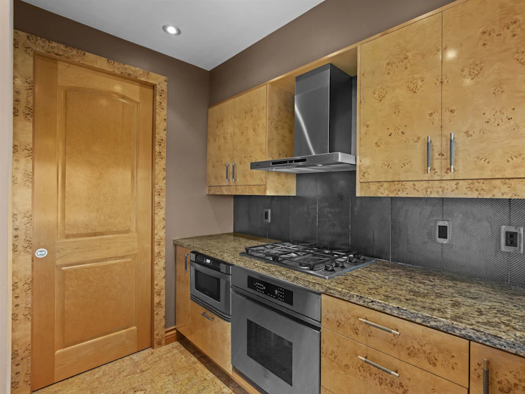 2802-1067 Marinaside Crescent, Vancouver, BC, V6Z 3A4 - 11