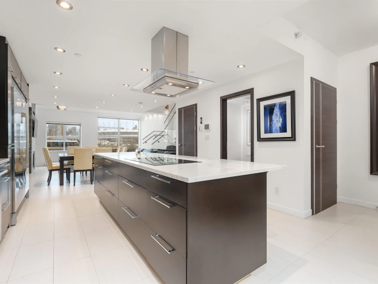 10-1182 Quebec Street, Vancouver, BC, V6A 4B2