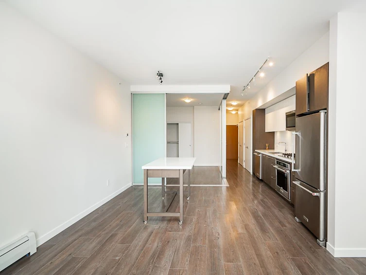 216-384 East 1st Avenue, Vancouver, BC, V5T 0G5 - 3