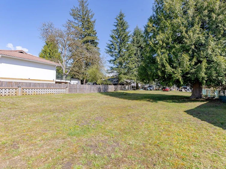892 Macintosh Street, Coquitlam, BC, V3J 4Z2 - 19