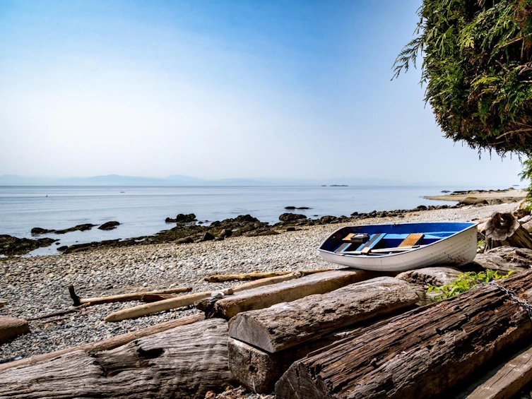 3581 Beach Avenue, Roberts Creek, BC, V0N 2W2 - 2