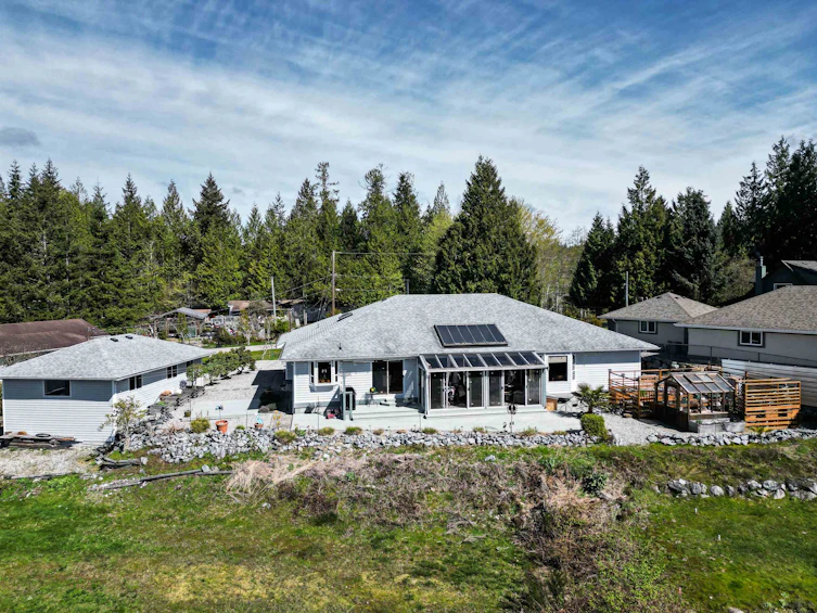 4708 Hotel Lake Crescent, Pender Harbour Egmont, BC, V0N 1S1