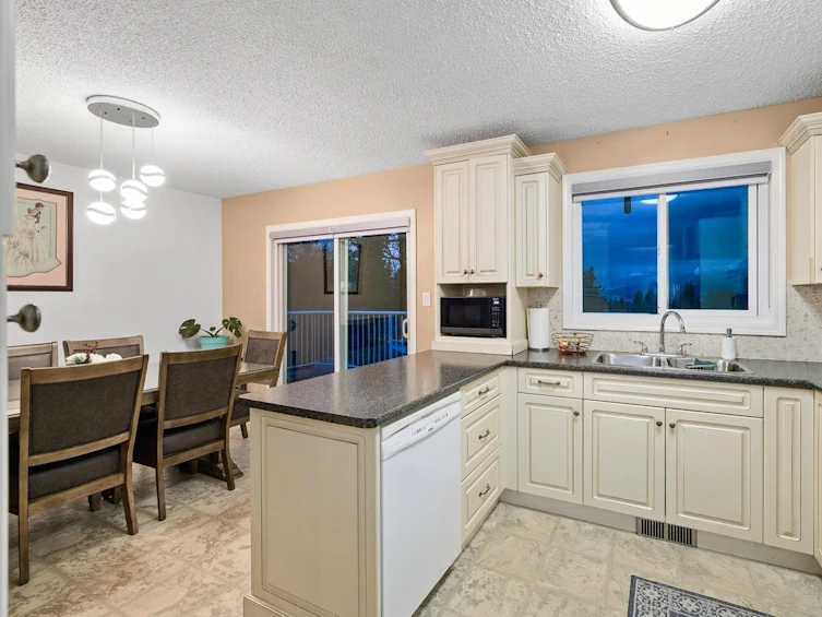 34929 High Drive, Abbotsford, BC, V2S 2X7 - 9