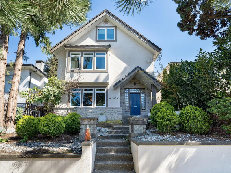 4832 Dumfries Street, Vancouver BC V5N 3T9