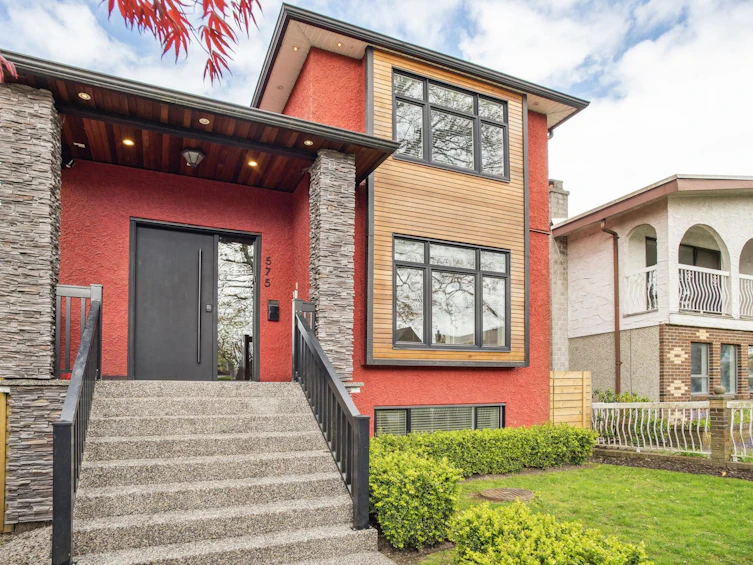 575 E 45th Avenue, Vancouver, BC, V5W 1X6 - 2
