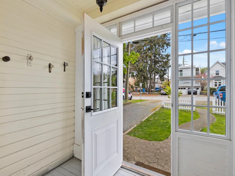 828 Kent Street, Surrey, BC, V4B 4V8 - 8