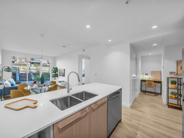 215-9888 University Crescent, Burnaby, BC, V5A 0G4 - 9