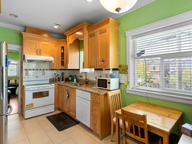 2803 Euclid Avenue, Vancouver, BC, V5R 5C2 - 9