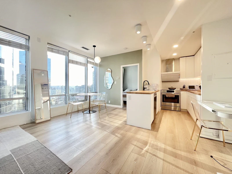 1302 - 989 Nelson Street, Vancouver BC V6Z 2S1