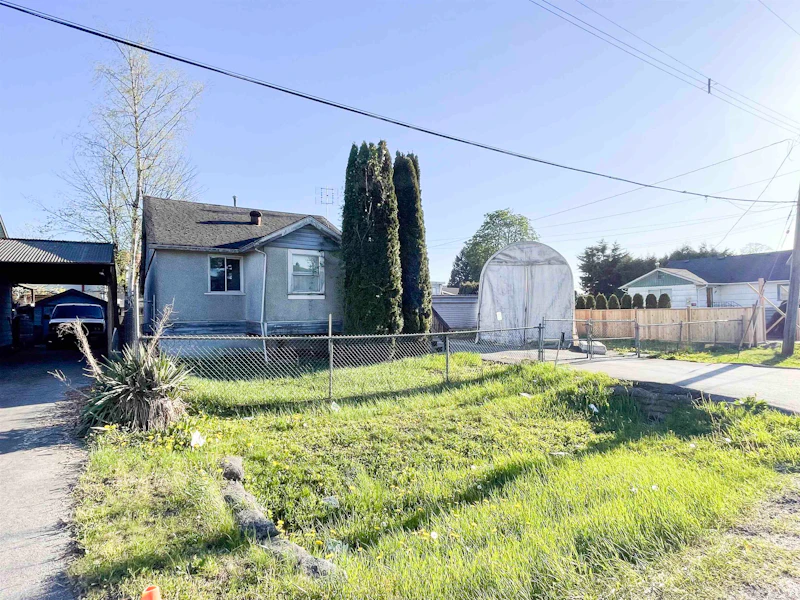 12832 114th Avenue, Surrey BC V3R 2L1