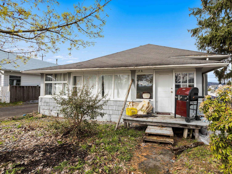 34595 2 Avenue, Abbotsford, BC, V2S 8B7 - 2