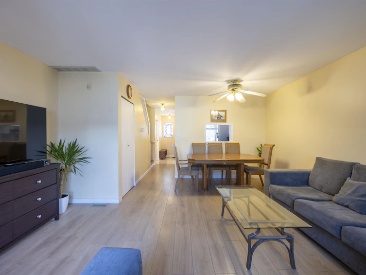7-10980 No. 2 Road, Richmond, BC, V7E 2E3 - 2