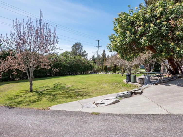 6502 Sunshine Coast Highway, Sechelt, BC, V7Z 0M9 - 32