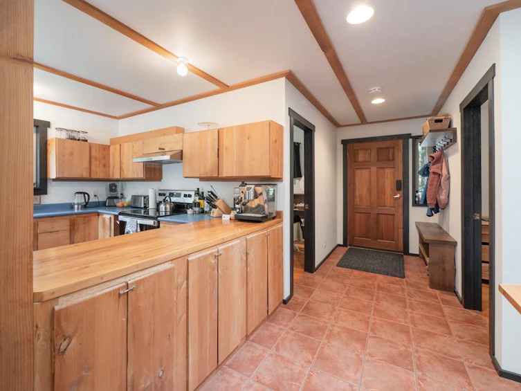 833 Byng Road, Roberts Creek, BC, V0N 2W6 - 14