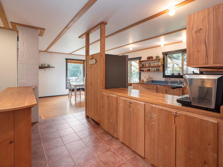 833 Byng Road, Roberts Creek, BC, V0N 2W6 - 15