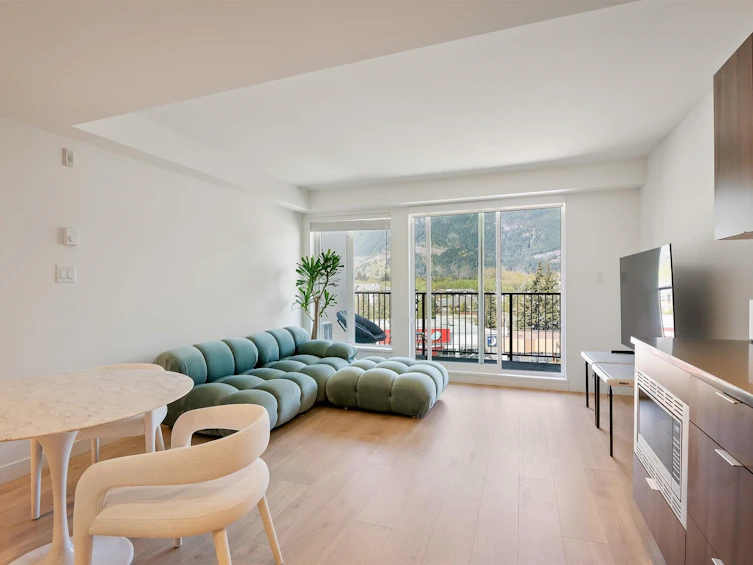 503-1365 Pemberton Avenue, Squamish, BC, V8B 1B7 - 7