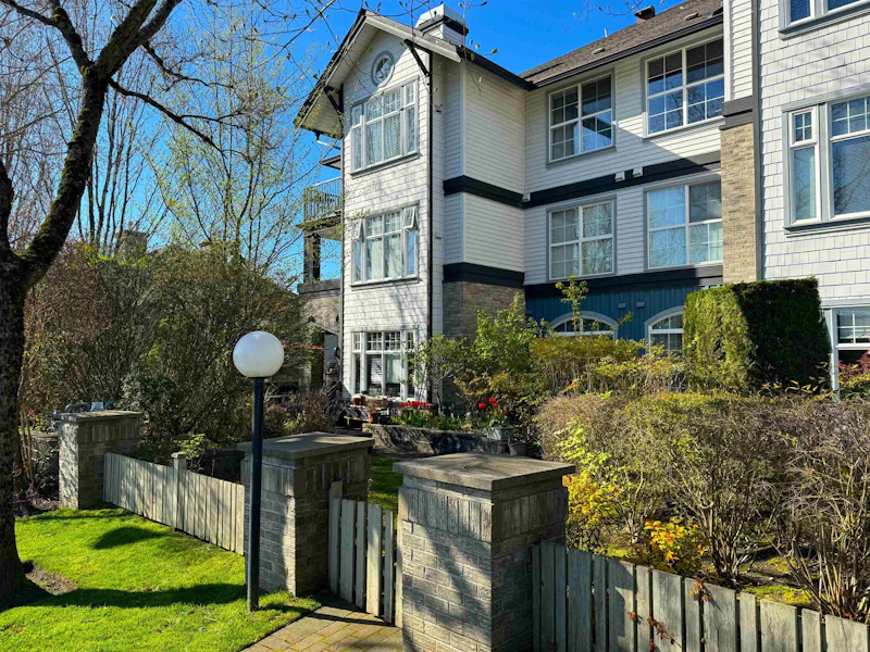 201 - 83 Star Crescent, New Westminster BC V3M 6X8