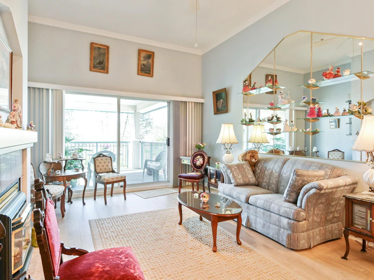 318-19528 Fraser Highway, Surrey, BC, V3S 8P4 - 2