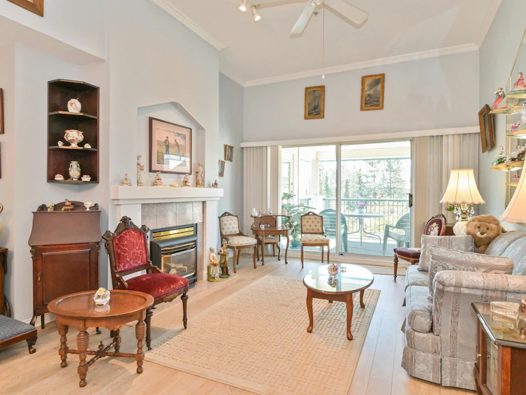 318-19528 Fraser Highway, Surrey, BC, V3S 8P4 - 3