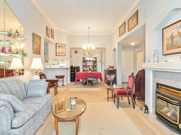 318-19528 Fraser Highway, Surrey, BC, V3S 8P4 - 4