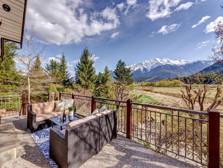 1360 Collins Road, Pemberton, BC, V0N 2L0 - 3