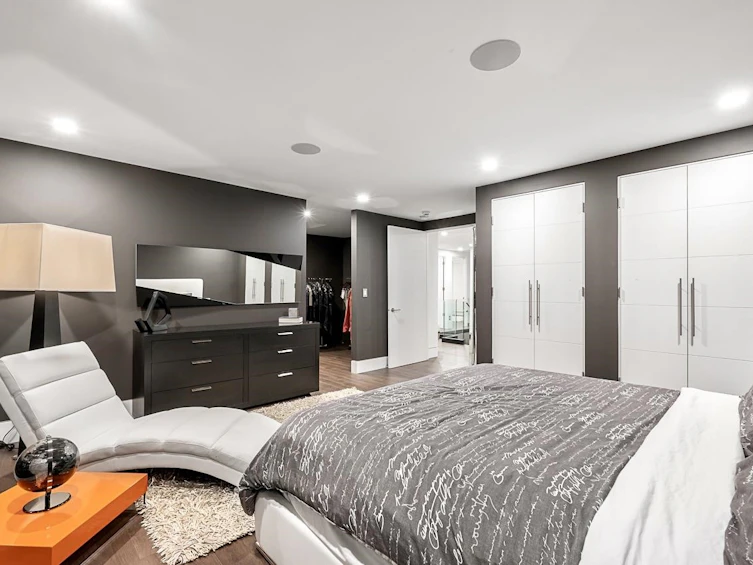 4577 Capilano Road, North Vancouver, BC, V7R 4K3 - 23