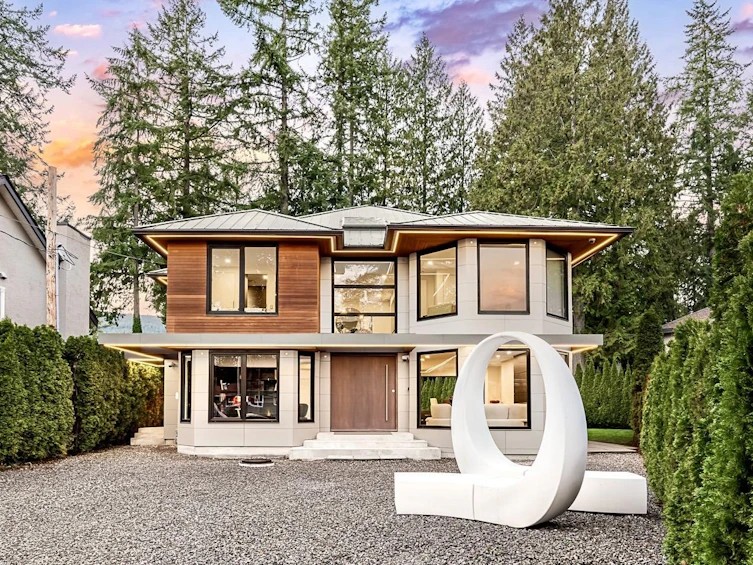4577 Capilano Road, North Vancouver, BC, V7R 4K3 - 40