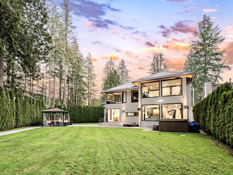 4577 Capilano Road, North Vancouver, BC, V7R 4K3 - 37