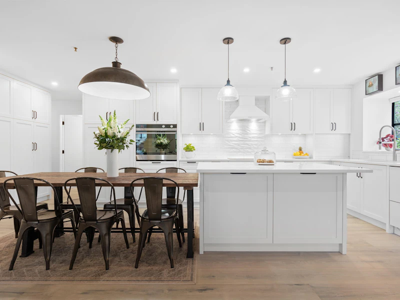 210 - 3788 W 8th Avenue, Vancouver BC V6R 1Z3