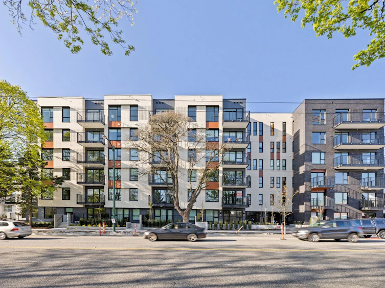 PH606-2235 E Broadway, Vancouver, BC, V5N 0J5